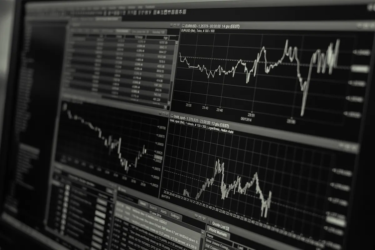 Logs vs Metrics vs Traces: An Explainer for DevOps Beginners